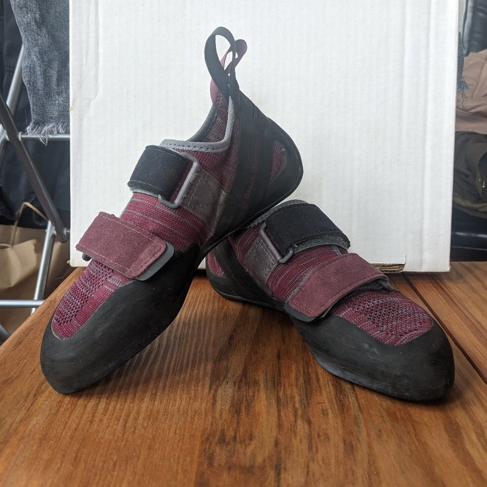 Black diamond momentum climbing shoe